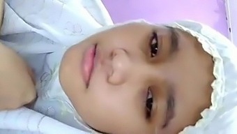Indonesian muslim girl XNXX Videos - XNNX