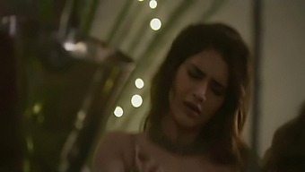 Kareena Kapoor Porn300 - Karishma kapoor XNXX Videos - XNNX