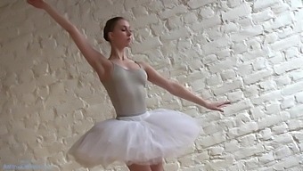 Nude - The beauty and plasticity of the naked body of the ballerina annette  a is perfection. - XNNX